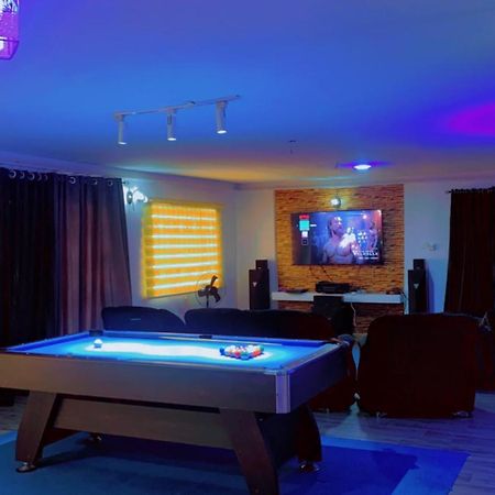 Maleeks Apartment Ikeja "Shared 2Bedroom Apt, Individual Private Rooms And Baths" Lagos Dış mekan fotoğraf
