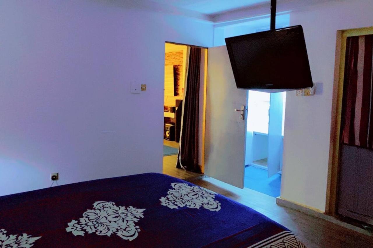 Maleeks Apartment Ikeja "Shared 2Bedroom Apt, Individual Private Rooms And Baths" Lagos Dış mekan fotoğraf